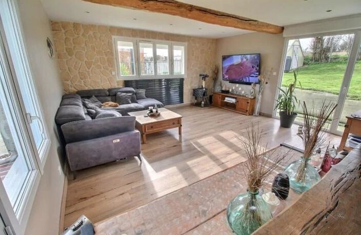 Vente maison 8 pièces 160 m² Forges-les-Eaux (76440) — photo 2