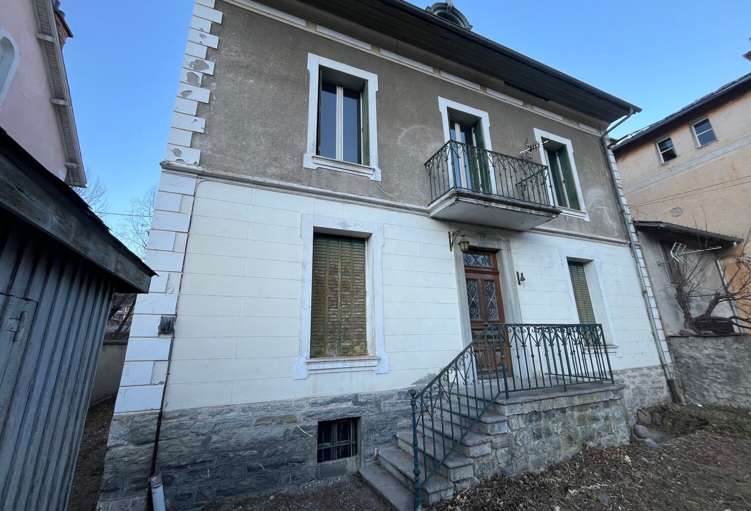 Vente maison 6 pièces 201 m² Barcelonnette (04400) — photo 1