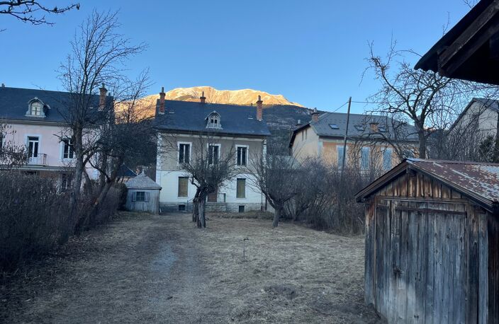 Vente maison 6 pièces 201 m² Barcelonnette (04400) — photo 2