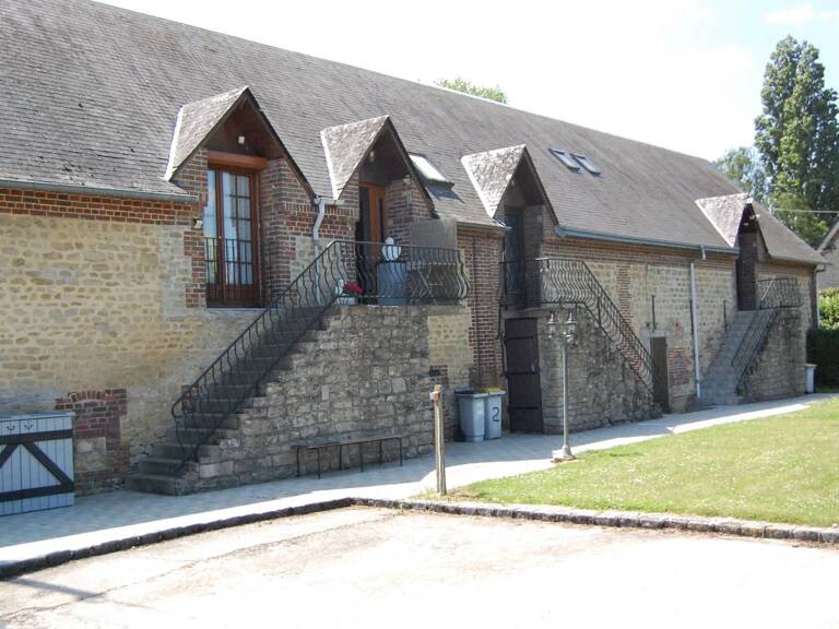 Bâtiment de 185 m² à Gournay-en-Bray, 3 pièces — photo 1