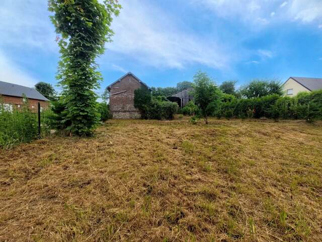 Terrain de 1057 m² — photo du bien