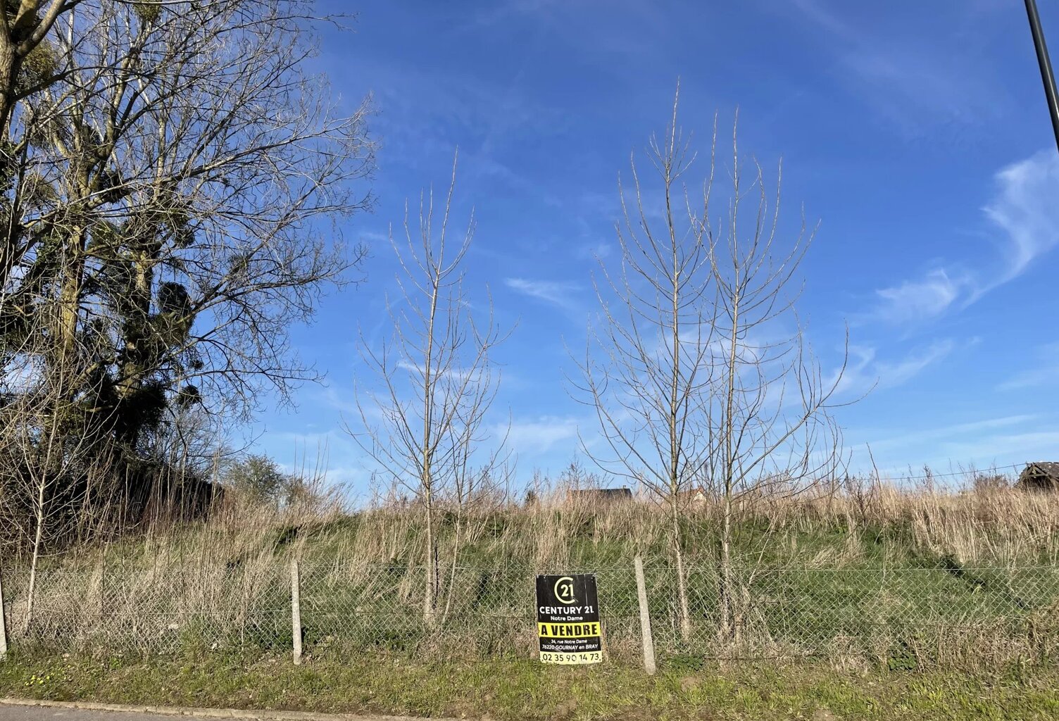Terrain à bâtir de 496 m² à Ferrières-en-Bray — photo 1