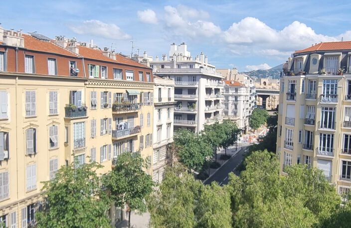 A VENDRE CHARMANT 3 PIÈCES AU 5? ÉTAGE NICE — photo 4