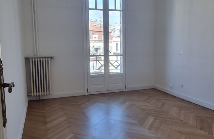 A VENDRE CHARMANT 3 PIÈCES AU 5? ÉTAGE NICE — photo 5