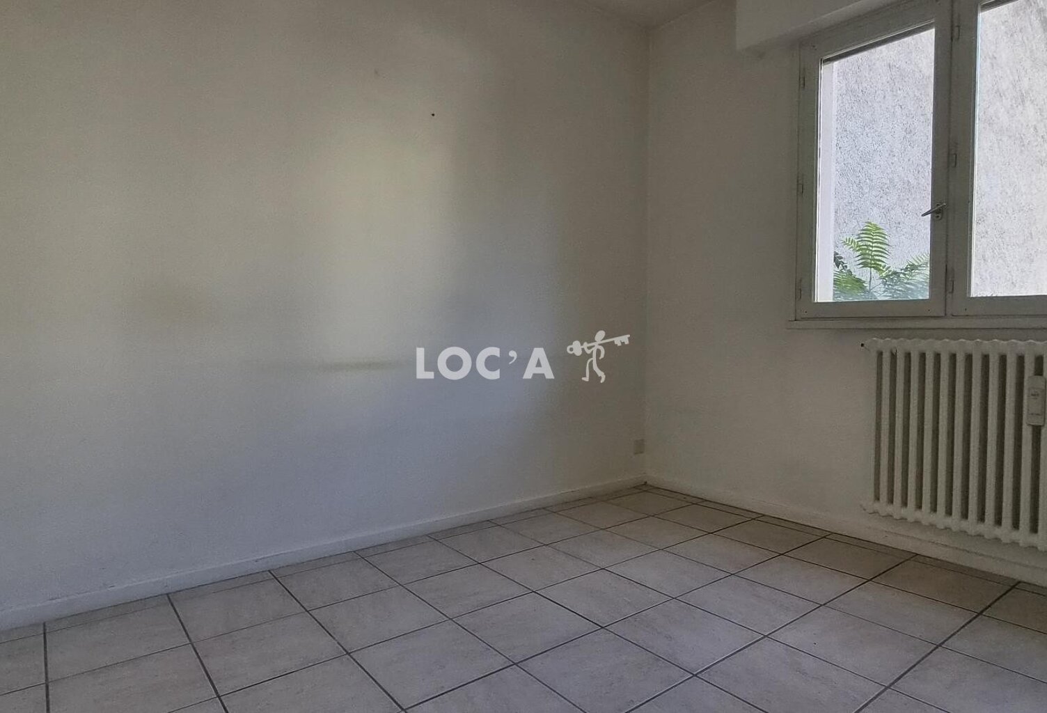 Location appartement 3 pièces 47 m² à Dijon (21000) — photo 1