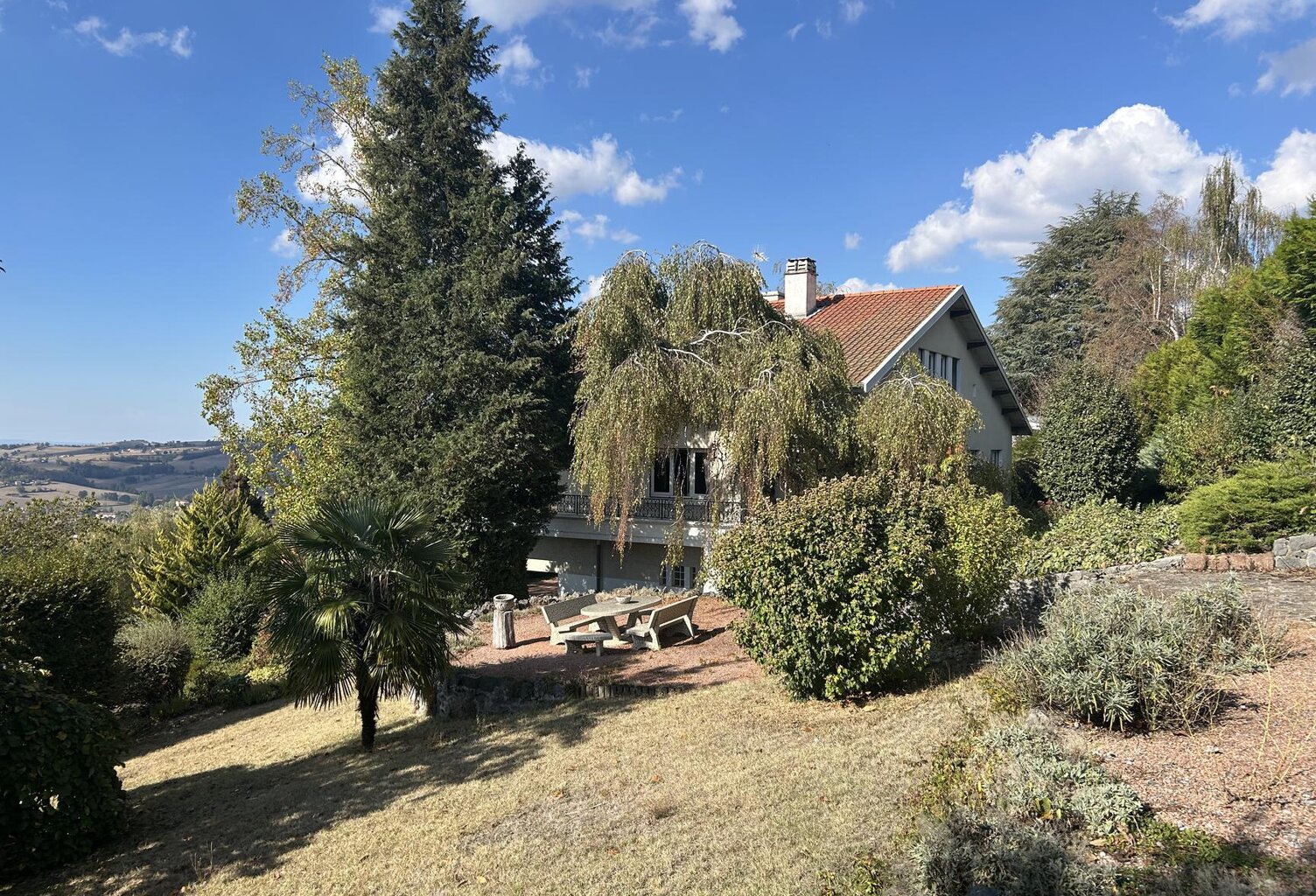 Vente maison 8 pièces 223 m² Thizy-les-Bourgs (69240) — photo 1