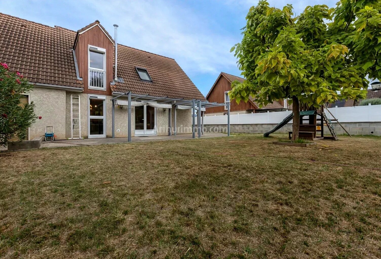 Maison ossature bois 4 chambres avec terrain, garage et dépendances — photo 1