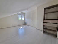 Appartement T5 en duplex avec terrasse et jardin — photo 4