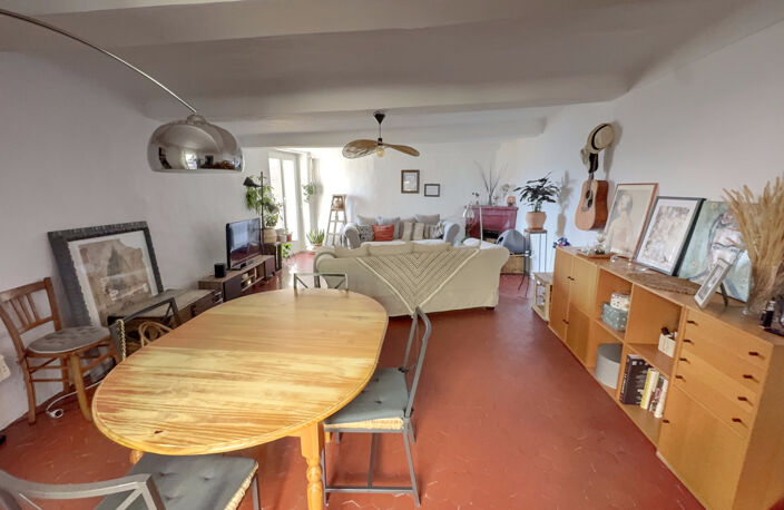 Dans maison de village en copropriété - Logement 5 pièces av — photo 2