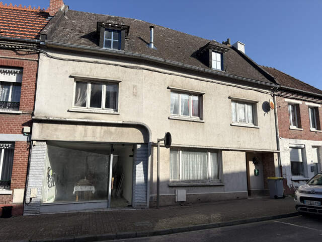 MAISON AVEC COMMERCE SUR AUXI LE CHATEAU — photo du bien