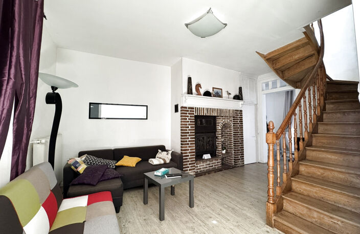 NOUVEAUTE : MAISON AVEC ENTREE SOUS PORCHE A 17 KM DE SAINT — photo 2