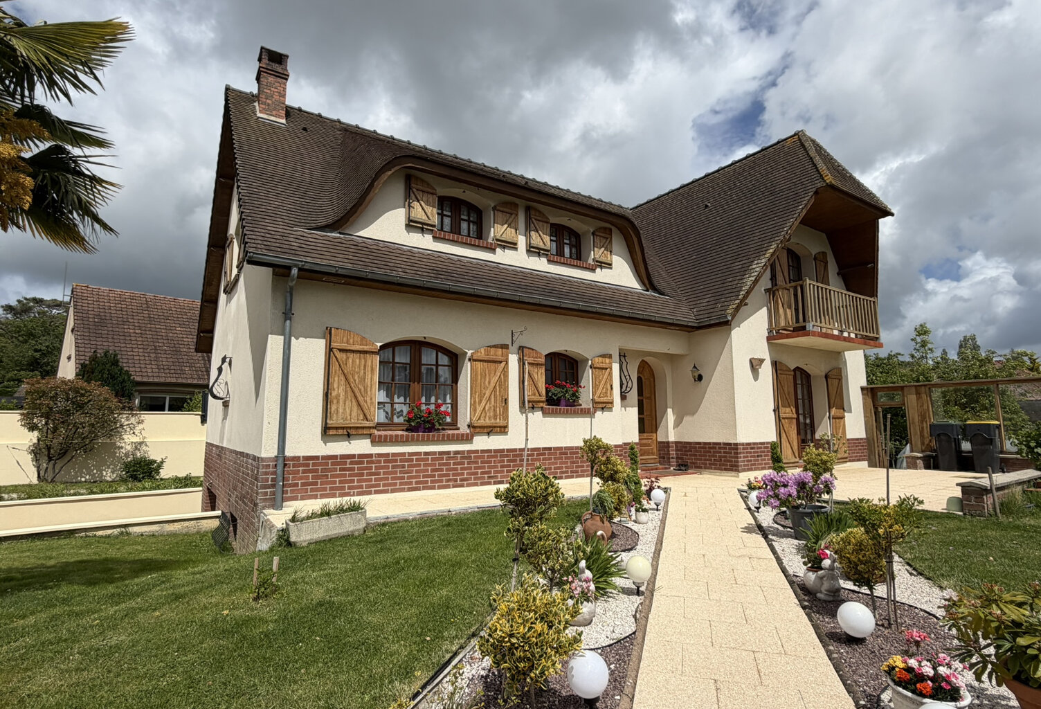NOUVEAUTE : PAVILLON FAMILIAL AVEC TOUT LE CONFORT EN RDC ET — photo 1