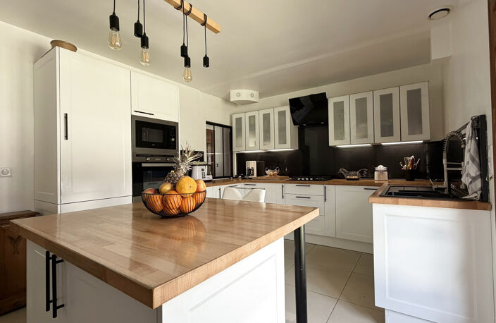 NOUVEAUTE : PAVILLON FAMILIAL AVEC TOUT LE CONFORT EN RDC ET — photo 3