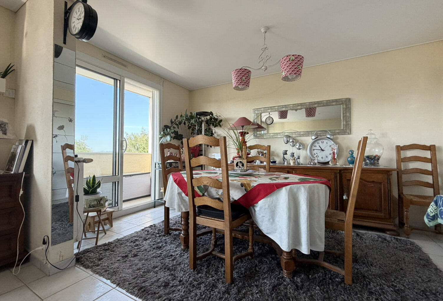 APPARTEMENT 3 PIECES DE 80 M2 AVEC BALCON DONNANT SUR PARC V — photo 1