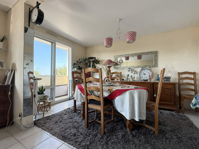 APPARTEMENT 3 PIECES DE 80 M2 AVEC BALCON DONNANT SUR PARC V — photo du bien