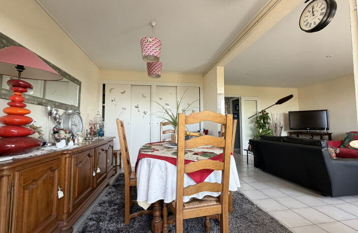 APPARTEMENT 3 PIECES DE 80 M2 AVEC BALCON DONNANT SUR PARC V — photo 2