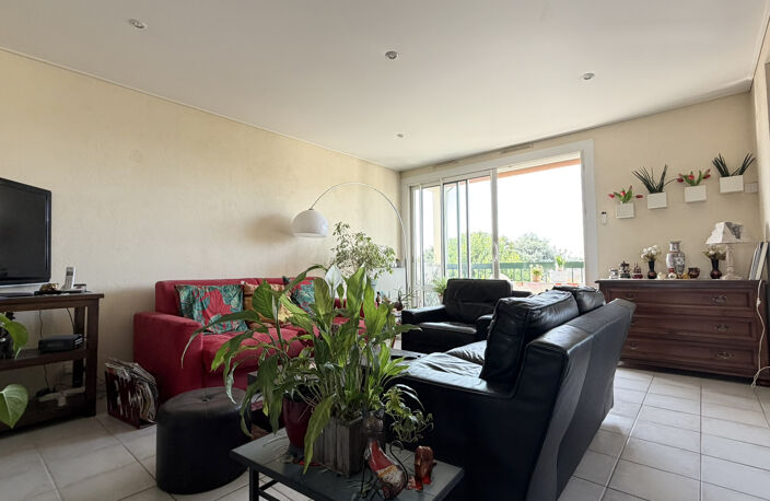 APPARTEMENT 3 PIECES DE 80 M2 AVEC BALCON DONNANT SUR PARC V — photo 4