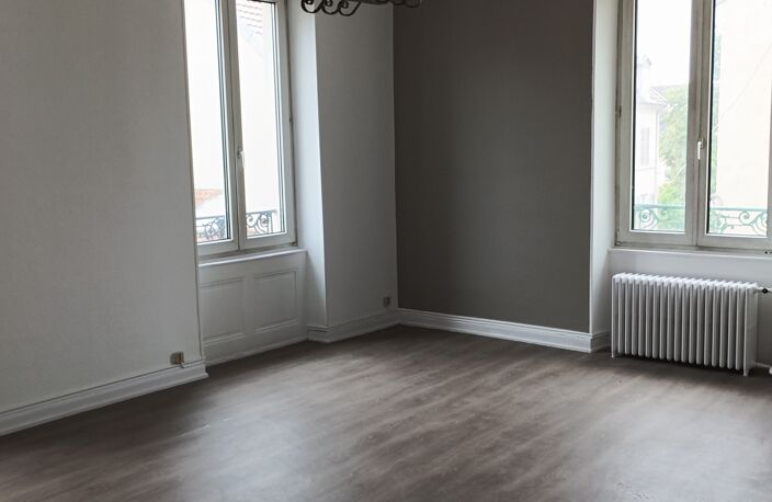 Location Appartement 4 pièces — photo 2