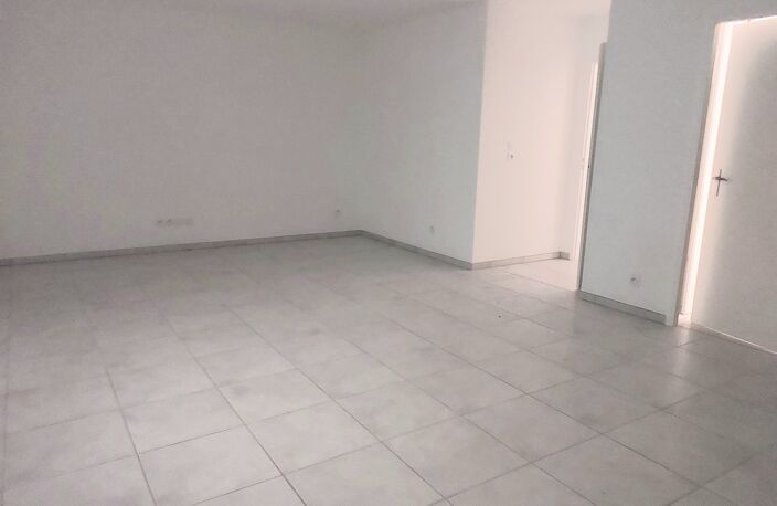Location appartement 3 pièces 71 m² à Ferney-Voltaire (01210) — photo 3