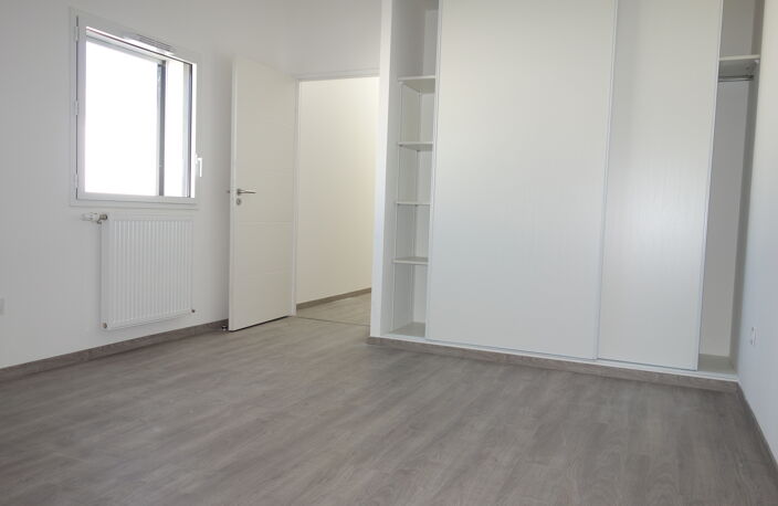 Location maison 4 pièces 88 m² à Cornebarrieu (31700) — photo 2