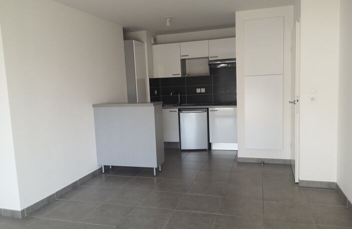 Location appartement 2 pièces 42 m² à Toulouse (31200) — photo 4