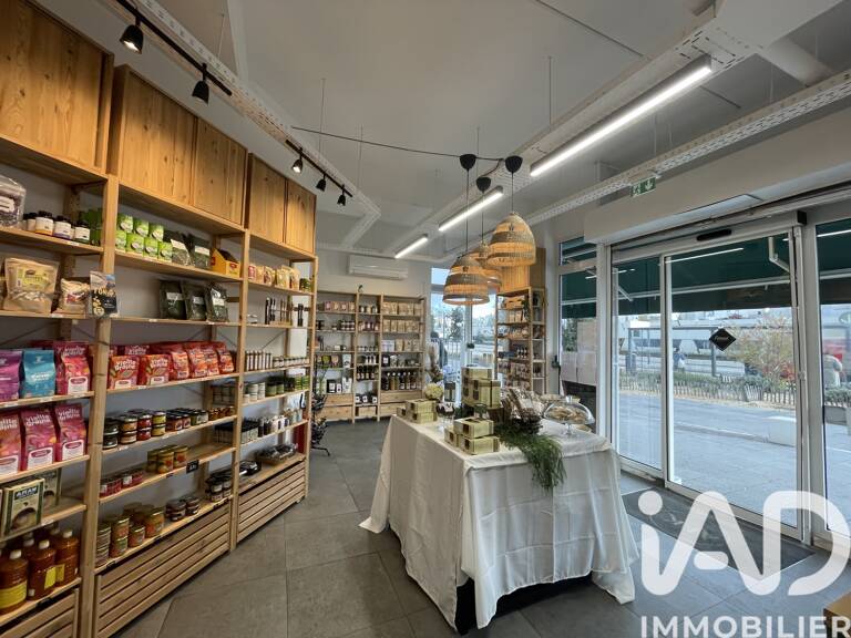 Vente Local commercial 72 m&sup2; — photo 1