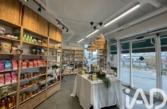 Vente Local commercial 72 m&sup2; — photo 2