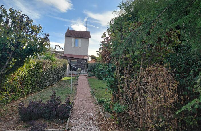 Vente maison 4 pièces 77 m² Pouilly-sous-Charlieu (42720) — photo 2