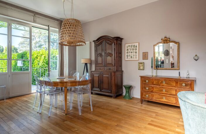 Tassin-La-demi-Lune - Le Bourg - Maison de charme de 220 m² utiles - 7 chambres - Jardin avec piscine - studio - Dépendance de 19m² environ — photo 5