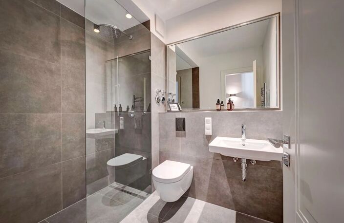 FRAIS DE NOTAIRE OFFERT - T2 coup de cœur avec extérieur de 45 m² – Bien exposé et à proximité des c — photo 3