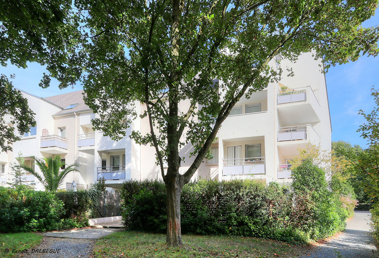 NOUVEAUTÉ - Métro POTERIE  GRAND T2 DE 57 M² AU SOL TERRASSE — photo 1