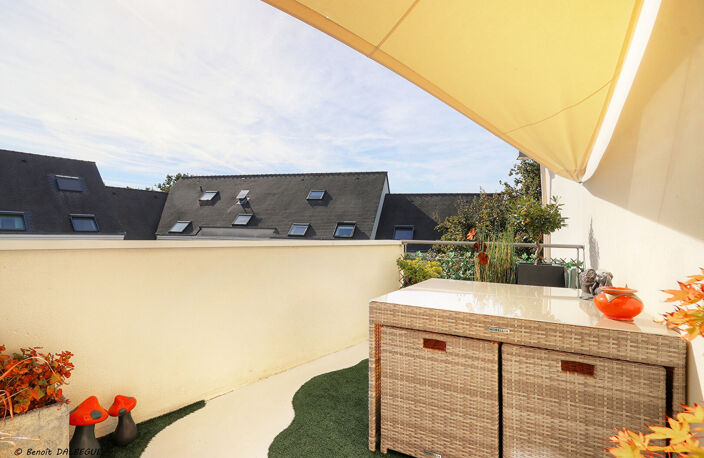 NOUVEAUTÉ - Métro POTERIE  GRAND T2 DE 57 M² AU SOL TERRASSE — photo 2