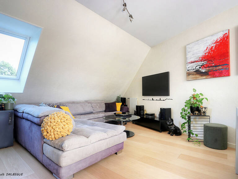 NOUVEAUTÉ - Métro POTERIE  GRAND T2 DE 57 M² AU SOL TERRASSE — photo 1