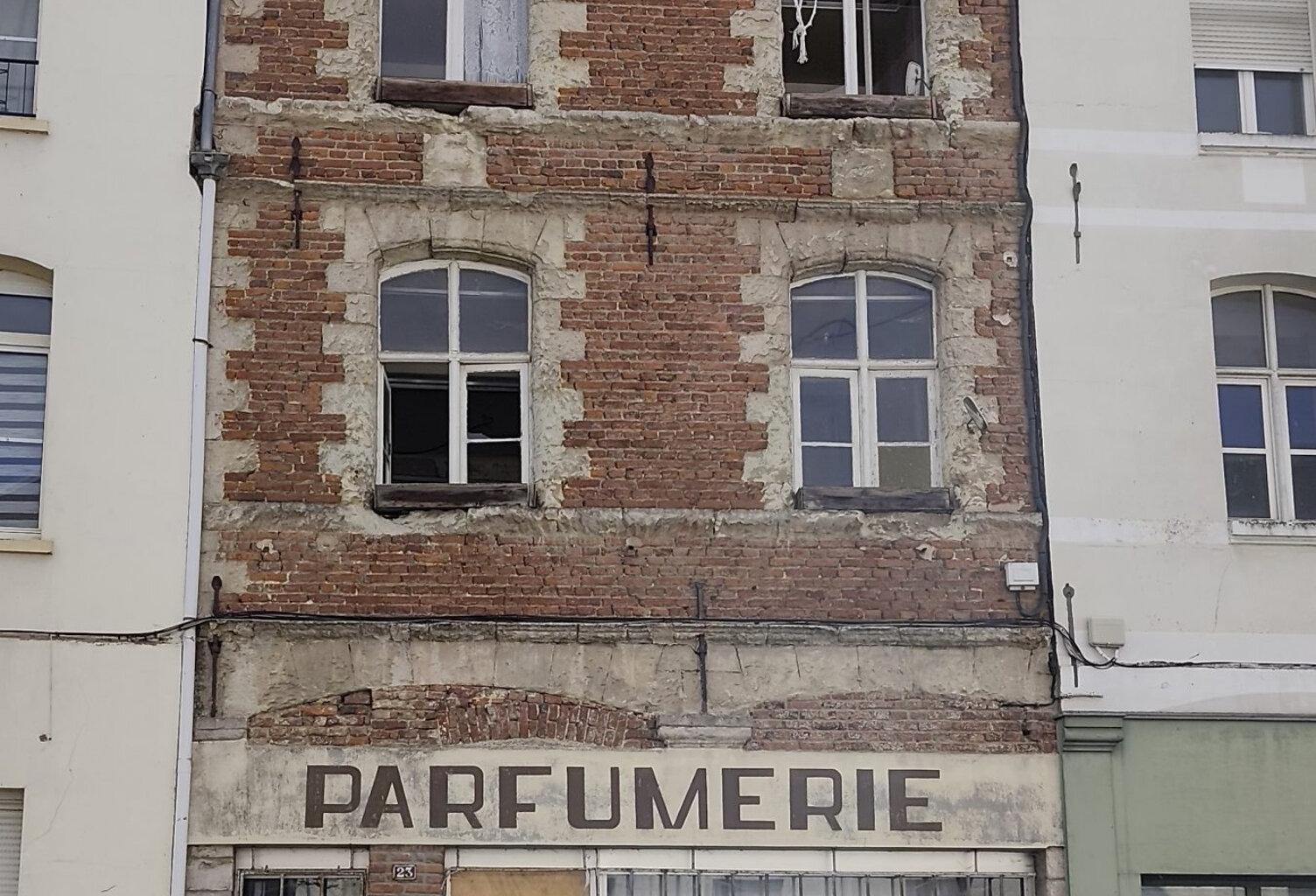 Immeuble de caractère à fort potentiel — photo 1