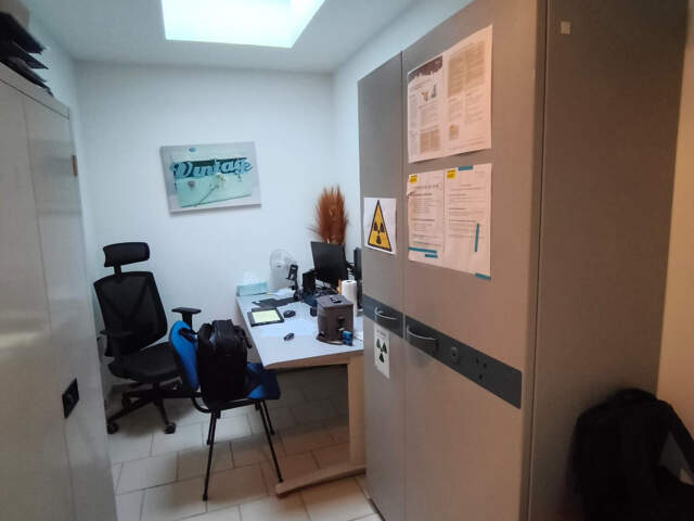 Immeuble composé d'un local Commercial et d'un T2 meublé tous — photo du bien