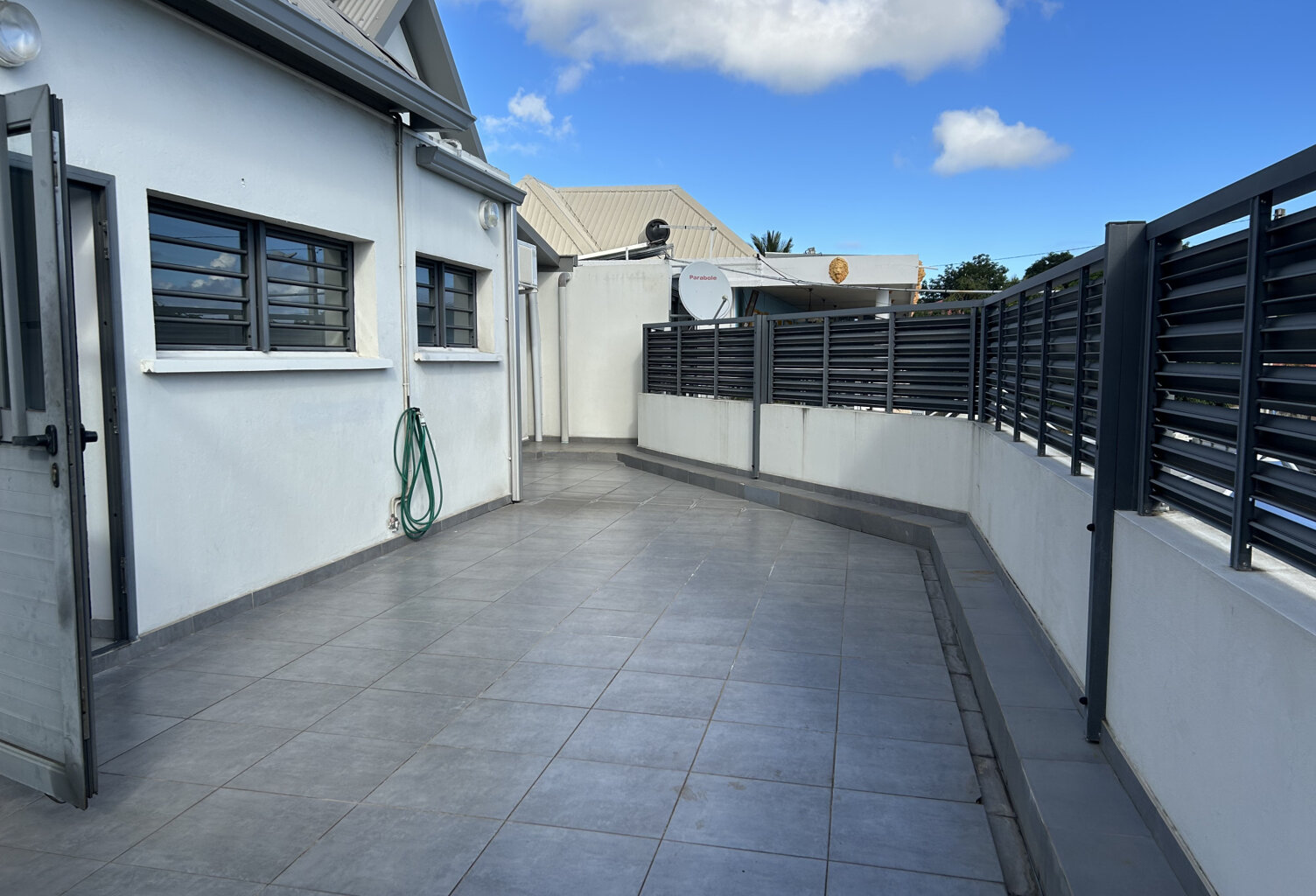 A LOUER - APPARTEMENT T3 - LIGNE PARADIS - SAINT-PIERRE — photo 1