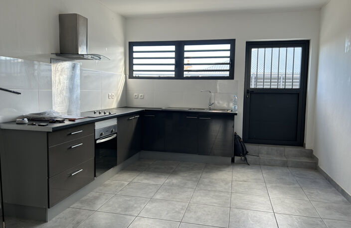 A LOUER - APPARTEMENT T3 - LIGNE PARADIS - SAINT-PIERRE — photo 5