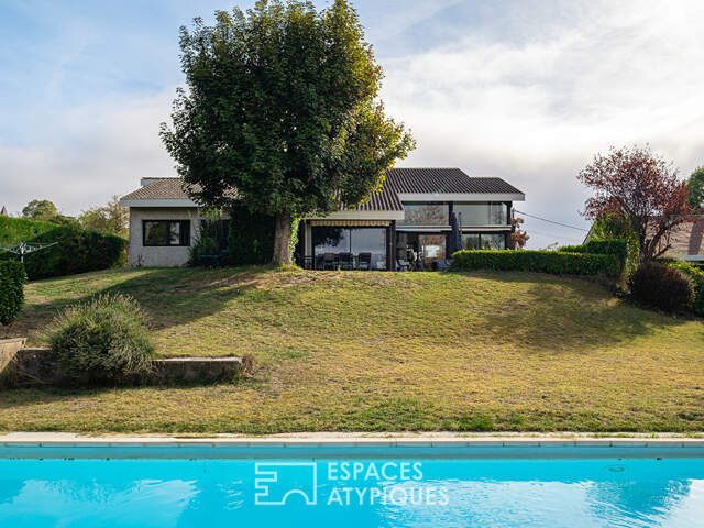 Maison d'architecte avec piscine — photo du bien