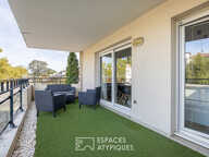 Appartement contemporain avec extérieur et garage — photo 2