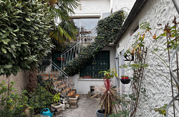 Au coeur du bourg historique, maison de 106 m² avec garage et cour privative — photo 3