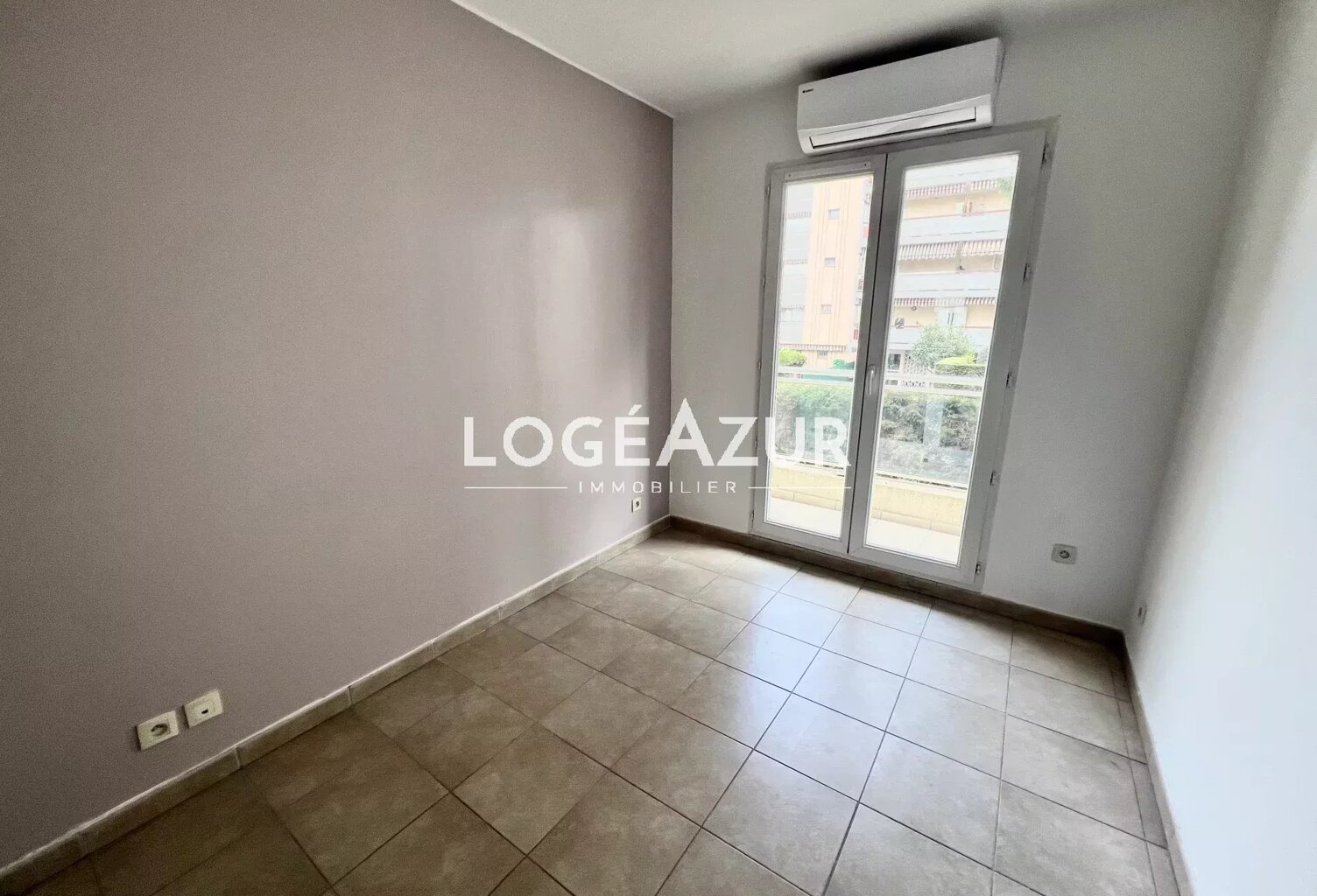 VENTE APPARTEMENT  ANTIBES - 2 CHAMBRES - GARAGE — photo 1