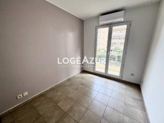 VENTE APPARTEMENT  ANTIBES - 2 CHAMBRES - GARAGE — photo du bien