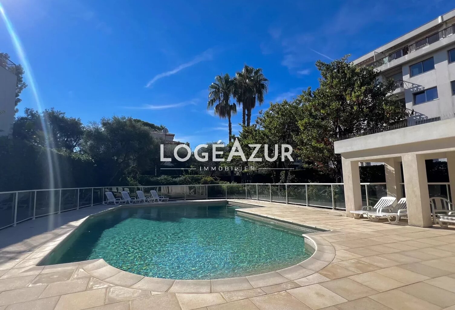 VENTE APPARTEMENT JUAN LES PINS - 2 CHAMBRES - PARKING - GARAGE — photo 1