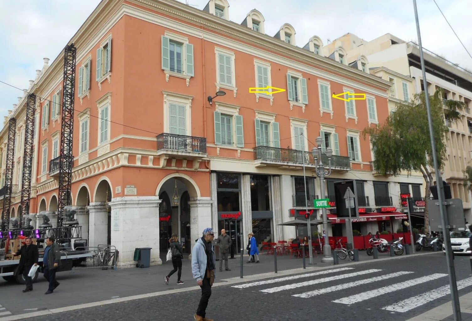 3 PIECE CLIMATISE PLACE MASSENA — photo 1