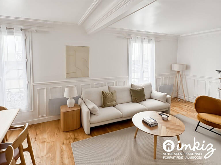 Paris 9e - 51 m² de caractère, parquet et cheminée — photo 1