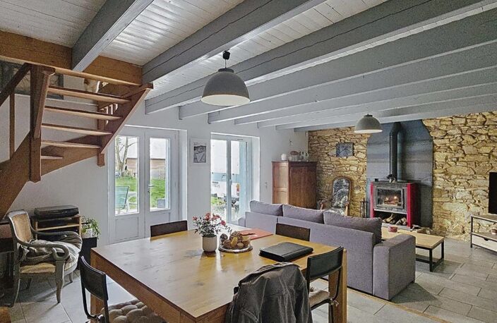 Maison avec du cachet et vue dégagée sur la campagne — photo 2