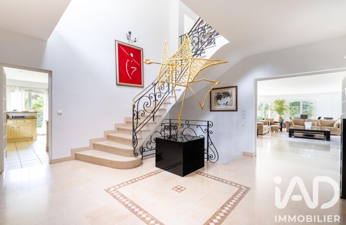Vente Maison/villa 9 pièces — photo 2