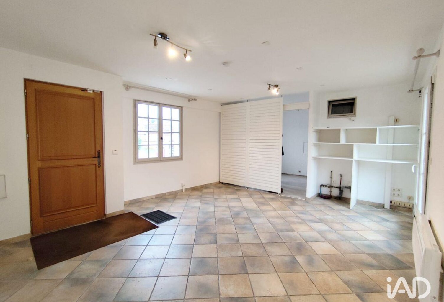 Location Local d'activités 35 m&sup2; — photo 1