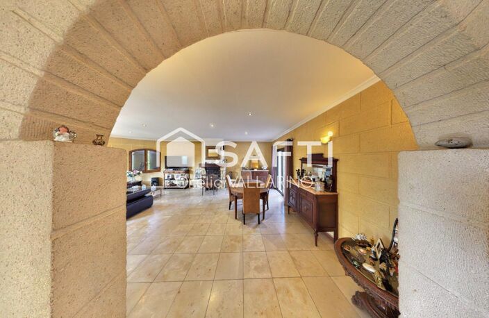 Laissez-vous séduire par cette villa de caractère — photo 2