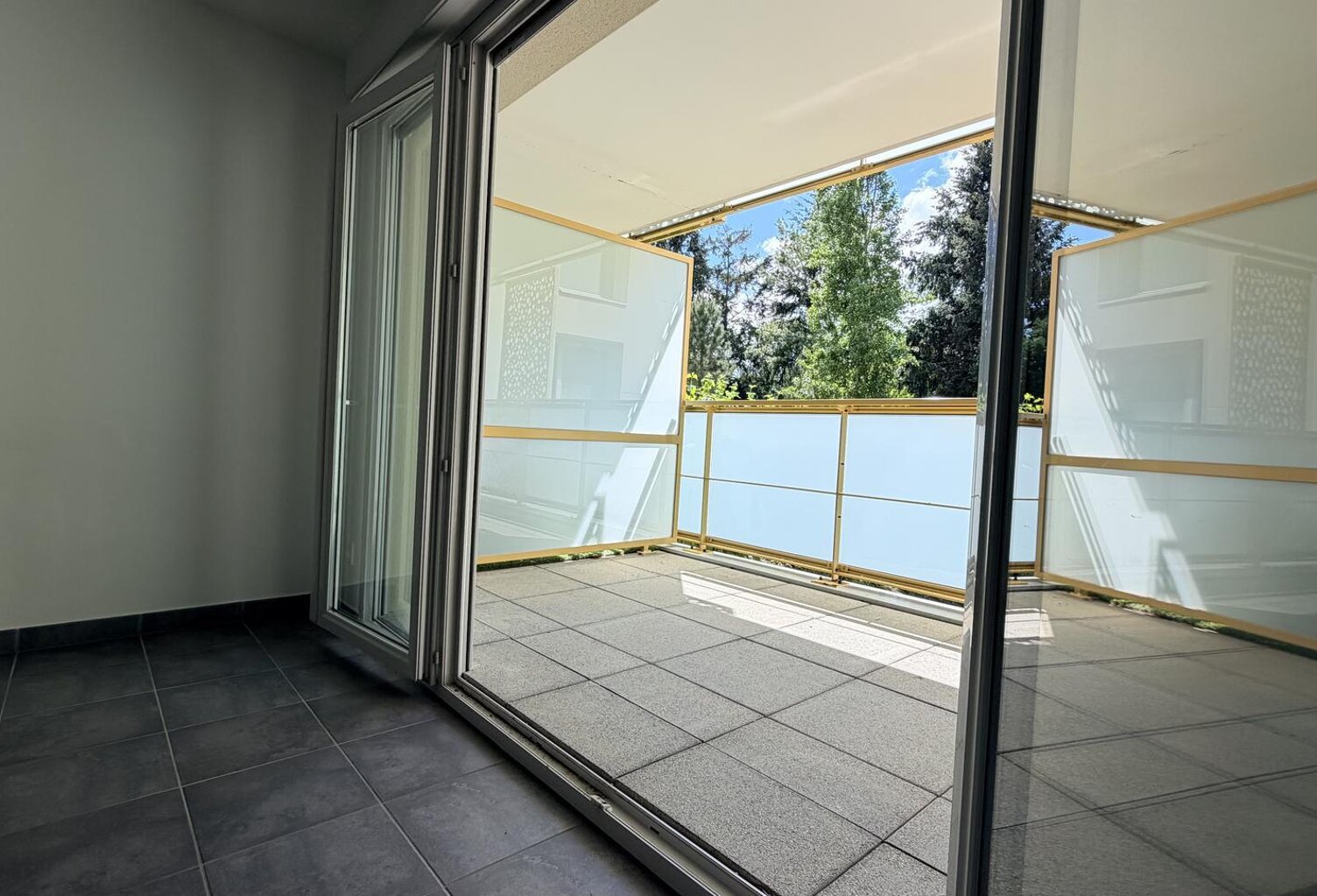 Appartement T2 balcon garage — photo 1